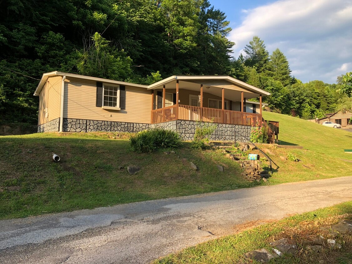 5958 Camp Rd, Lavalette, WV 25535 House Rental in Lavalette, WV