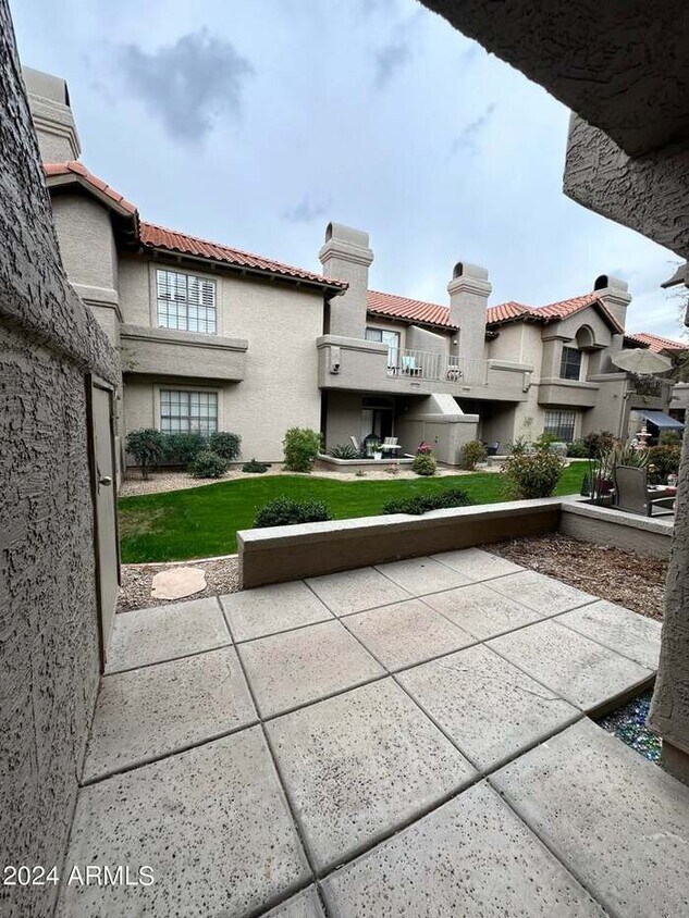 Foto del edificio - 10017 E Mountain View Rd