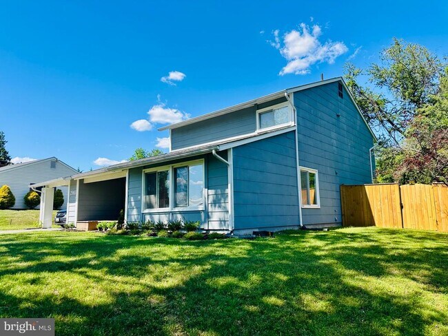 Building Photo - 2901 Needlewood Ln