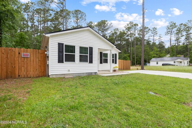 Foto del edificio - 629 Walnut Dr