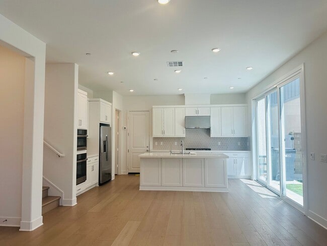 Building Photo - 625 Gadwall
