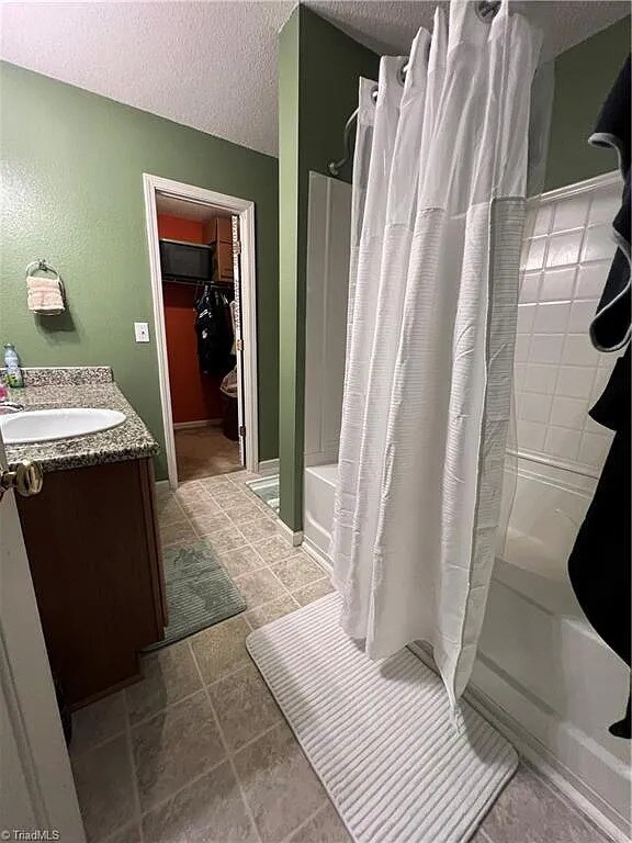 Building Photo - Earn Wealth While Leasing - Like a Homeown...