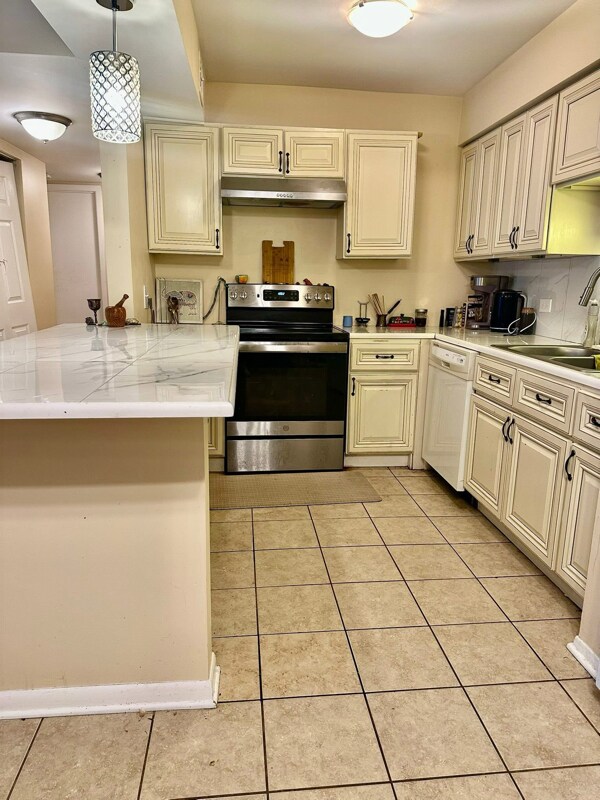 Foto del edificio - 6169 Knoll Wood Rd