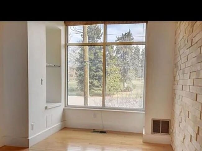 Building Photo - Contemporary Townhome Steps from Jefferson Park & LoHi!!
