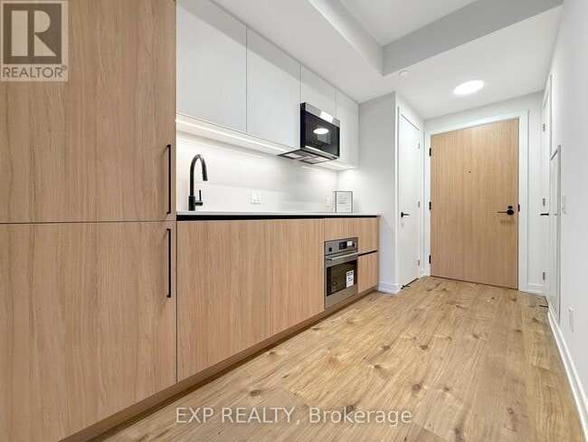 Building Photo - 35 Parliament St