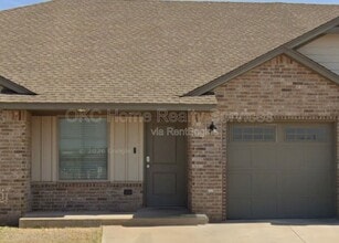 Building Photo - 411 Summit Ridge Dr