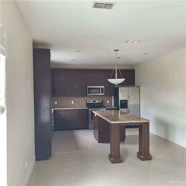 Foto del edificio - 9 Pineridge Ln