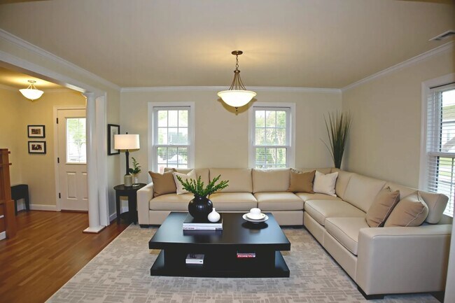 Foto del edificio - BEAUTIFUL NEWER SINGLE FAMILY HOME NEAR VCU