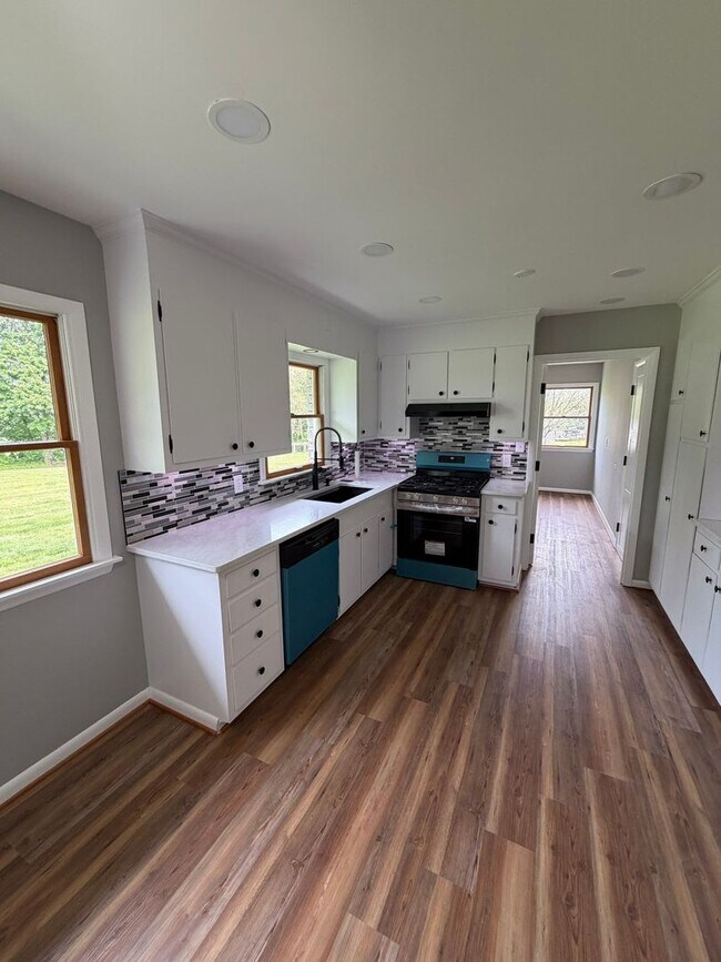 Foto del edificio - 3 Bedroom Rancher-Country Setting