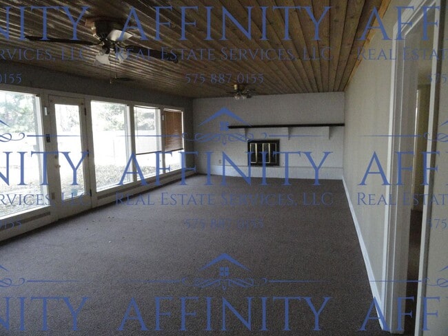 Building Photo - 2 bedroom home