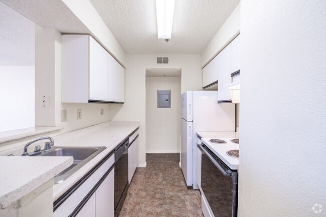 2BR, 1BA - B2- 812SF - Cocina - The Meadows