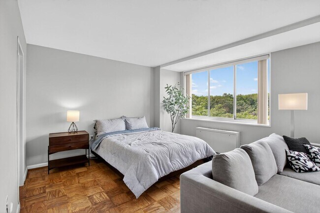 Foto del edificio - 10401 Grosvenor Pl