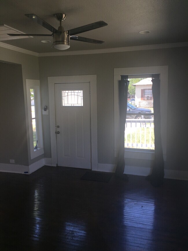 Photo - 230 Porter St House