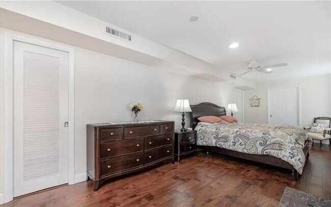 Building Photo - 3 bedroom in Ft Lauderdale FL 33312