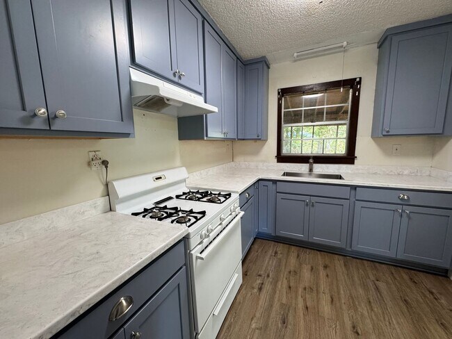 Foto del edificio - 2 Bedroom / 1 Bath Historic Home on Helvenston St in Live Oak