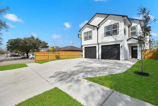 Building Photo - 5321 Malmedy Rd