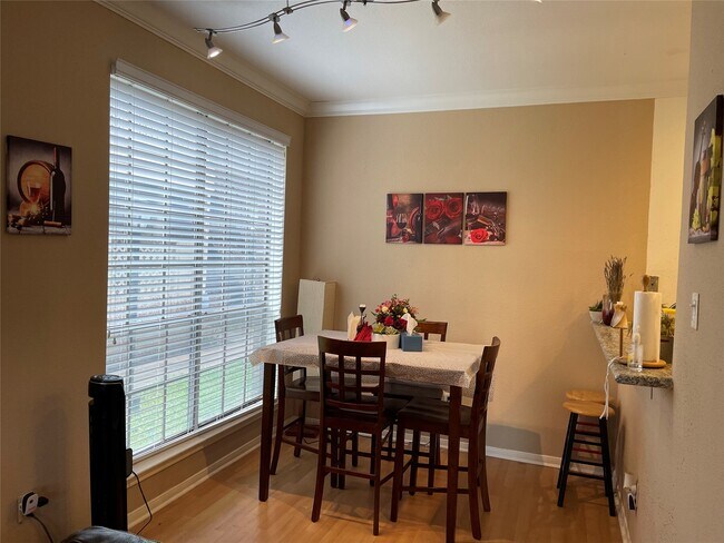 Foto del edificio - 8055 Cambridge St