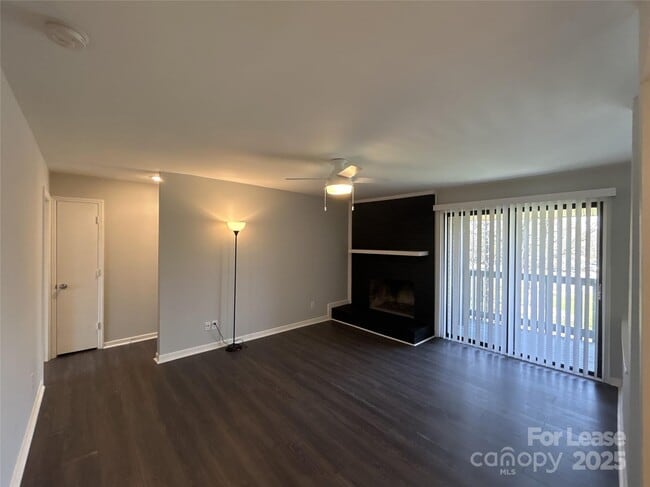 Building Photo - 10923 Harrowfield Rd