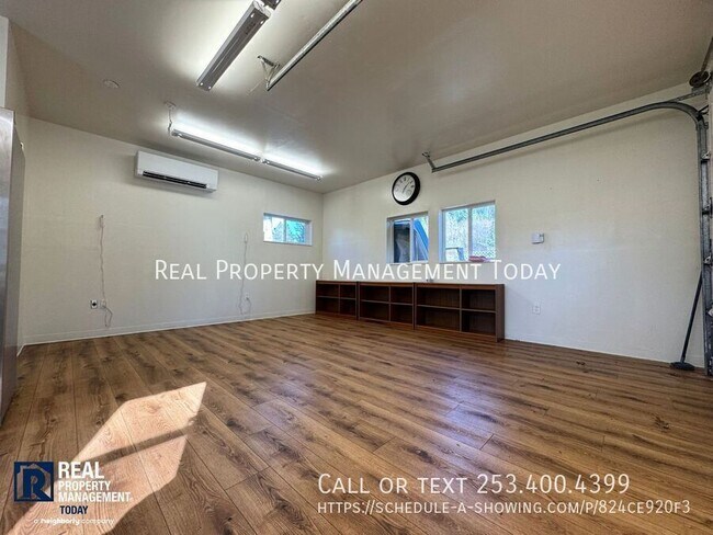 Foto del edificio - 9009 Randall Dr