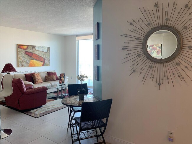 Foto del edificio - 275 NE 18th St
