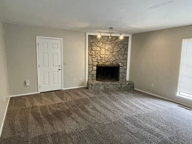 Building Photo - Oversized Three Bedroom Near Lake Hefner!!