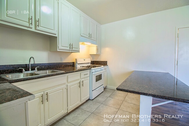 Building Photo - 6546 Sepulveda Blvd Van Nuys, CA 91411