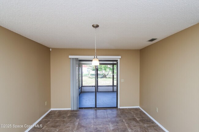 Building Photo - 1511 Fairlee Ave NW