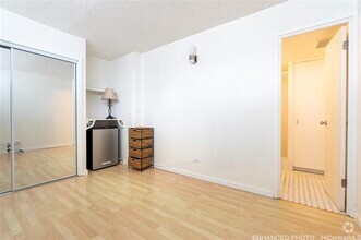 Building Photo - 2421 Ala Wai Blvd