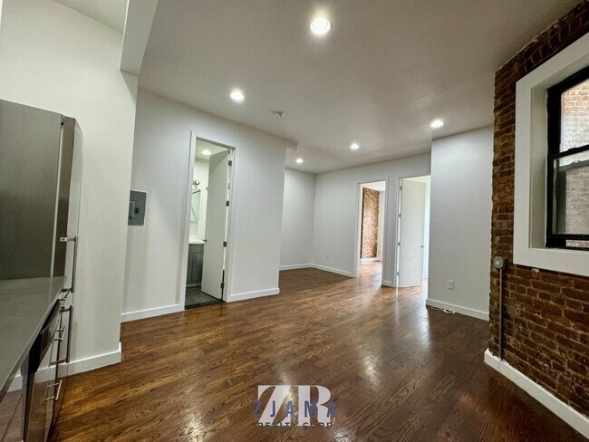 Foto del edificio - 609 Nostrand Ave