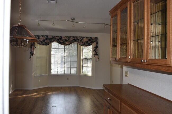 Living Rm - 8178 Devon Park Ct