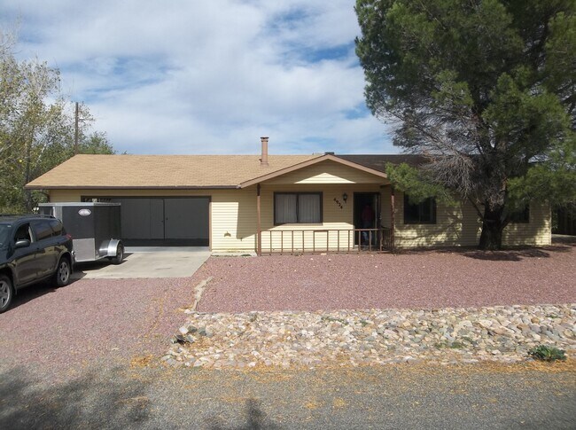 Foto del edificio - 4720 N Spring Dr