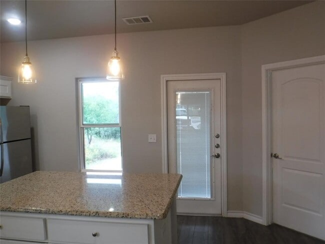 Building Photo - 1506 Packsaddle Trail