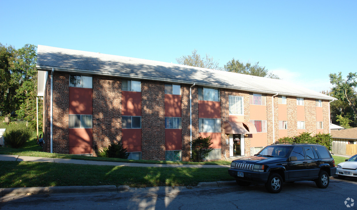 Building Photo - Safari Apartments