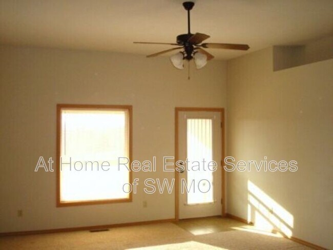 Foto del edificio - 1133 N Westwood Ave