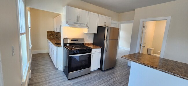 Foto del edificio - 224 Campbell Ave
