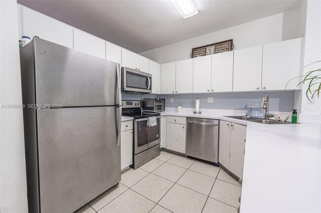 Foto del edificio - 6930 NW 179th St