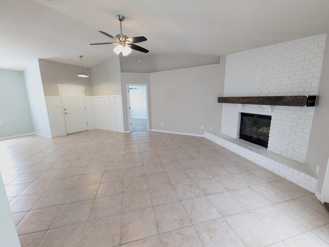 Building Photo - 9516 Brentwood Blvd