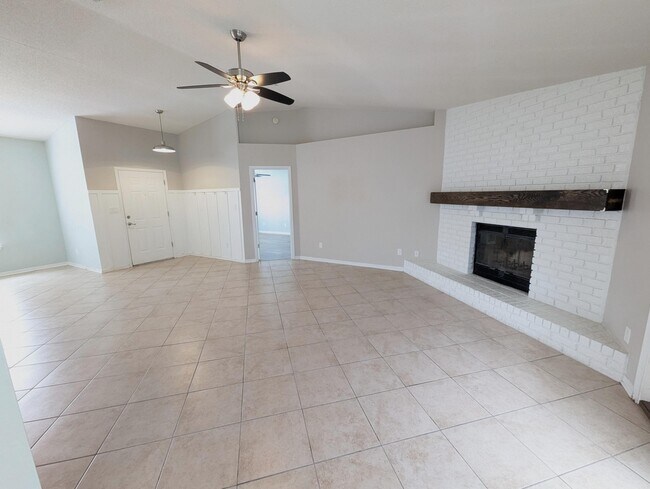 Foto del edificio - 9516 Brentwood Blvd