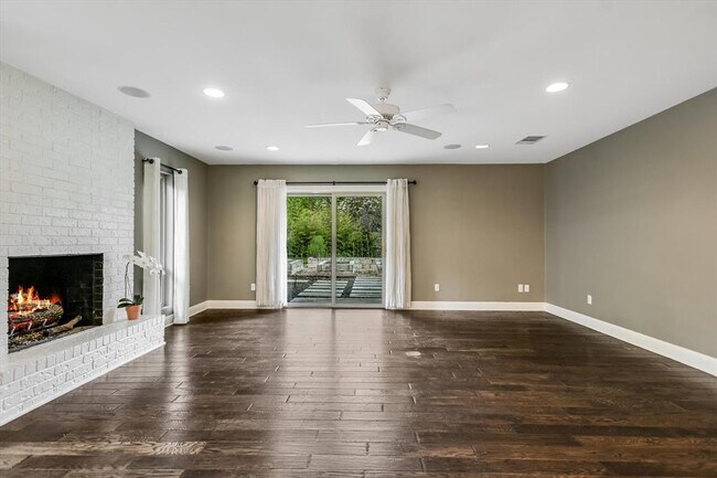 Building Photo - 306 Briarwood Trail