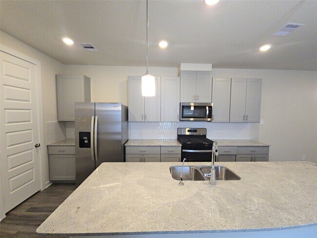 Foto del edificio - 4112 Good Vineyard Ln