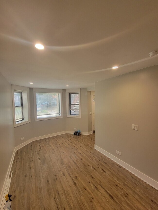 Foto del edificio - 3270 W Wrightwood Ave