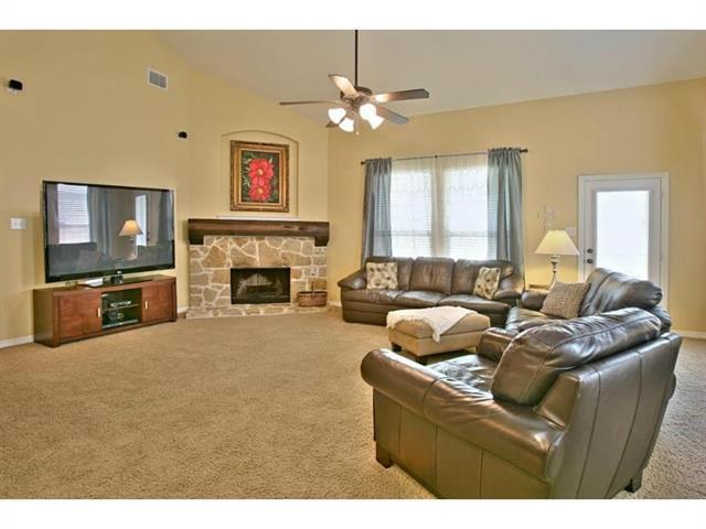 Foto del edificio - 401 Bluefinch Dr