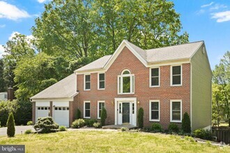 Building Photo - 10 Apple Blossom Ct