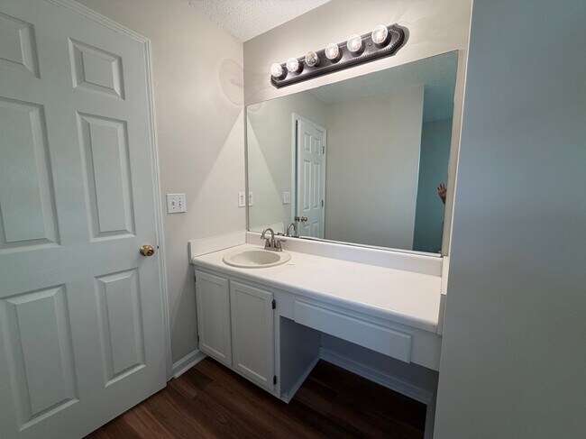 Foto del edificio - 2118 Serenity Dr NW