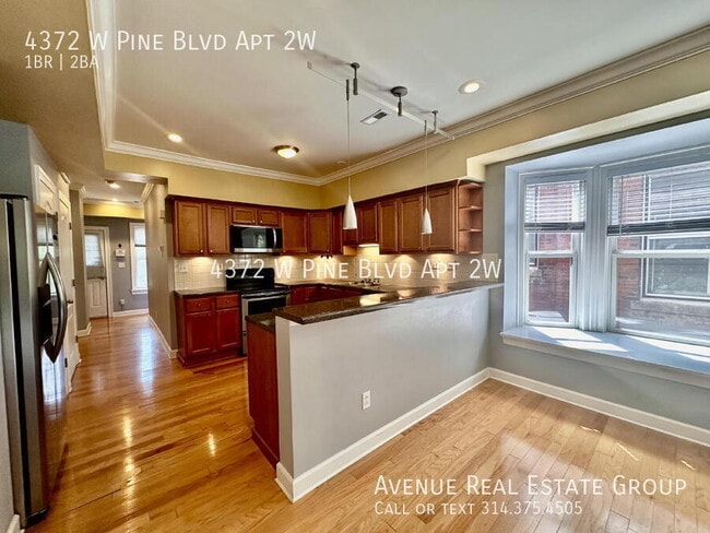 Building Photo - 4372 W Pine Blvd