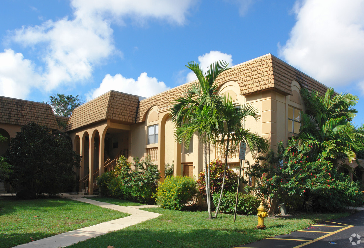 Building Photo - Fountain Apartments