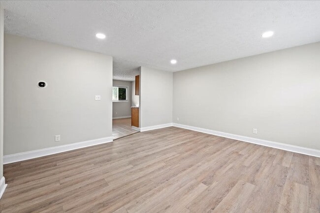 Building Photo - 8203 Penway St
