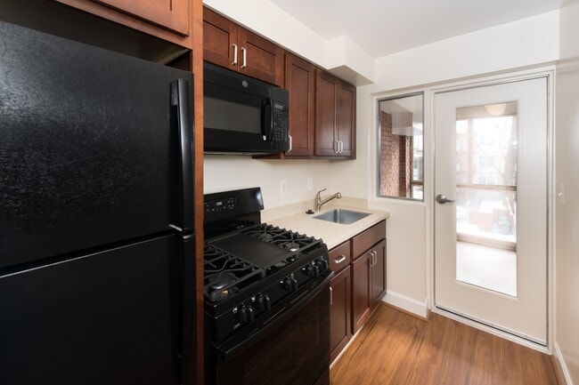 Brooklnad Place - Kitchen - Brookland Place Apartments