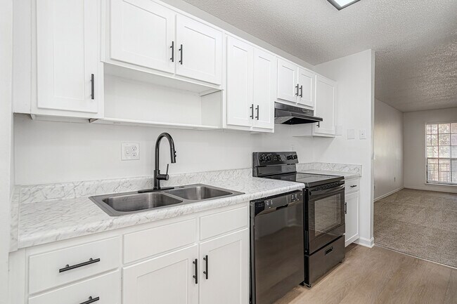 Foto del edificio - ReNew Bartlett Village
