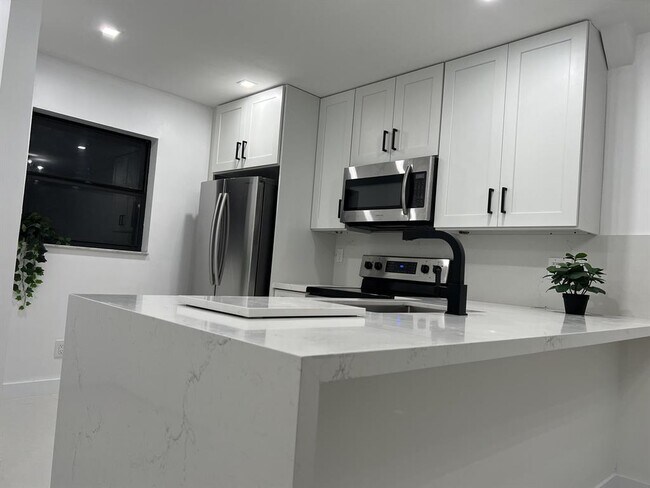 Foto del edificio - 1088 NW 106th Ter